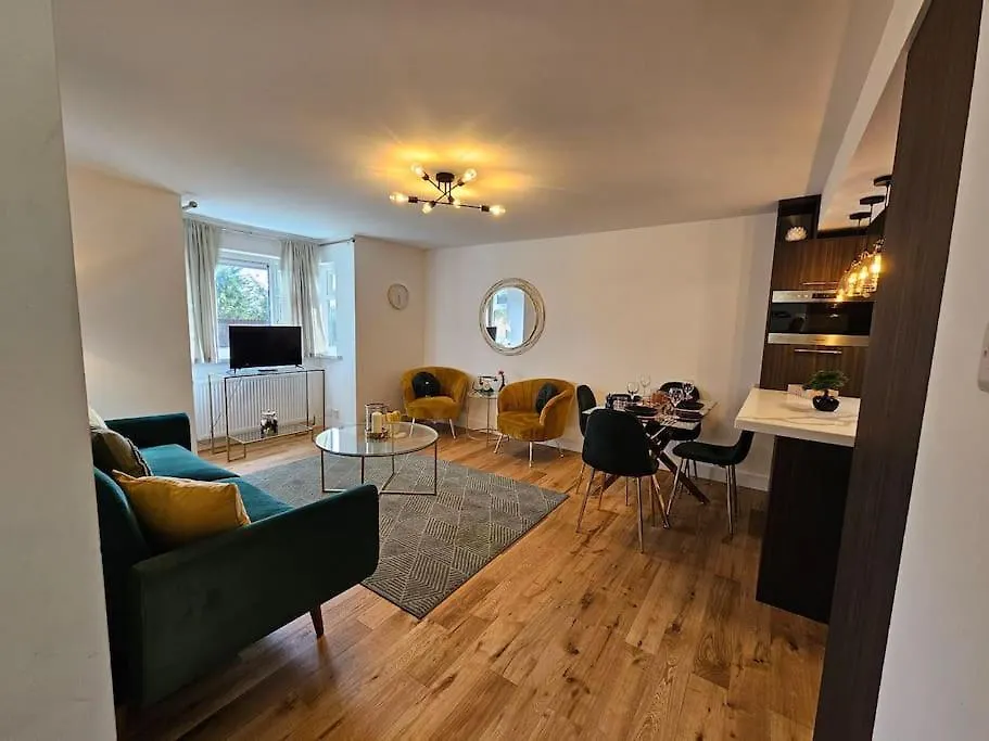 Comfortable Two Bedroom Flat Brighton