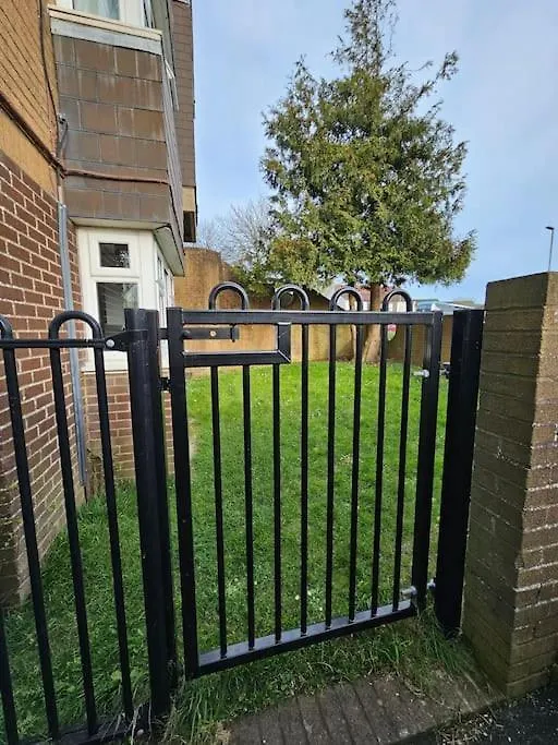 Comfortable Two Bedroom Flat Brighton Apartment