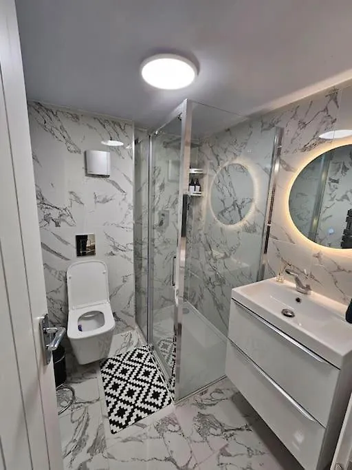 Comfortable Two Bedroom Flat Brighton Apartment