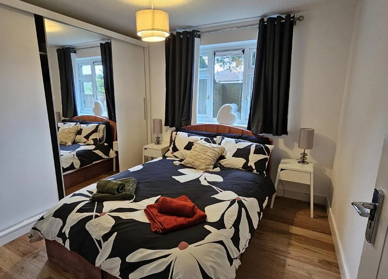 Comfortable Two Bedroom Flat Brighton Apartment